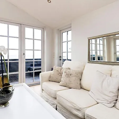 Two-bedroom In 12 *