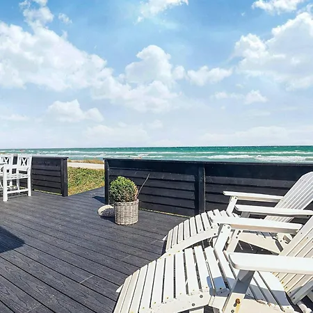Beachfront Beauty In Hasmark - By Traum Оттеруп