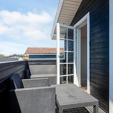 Beachfront Beauty In Hasmark - By Traum Hébergement de vacances