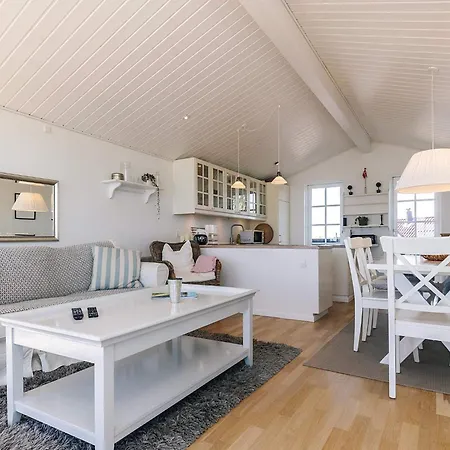 Дом отдыха Beachfront Beauty In Hasmark - By Traum Оттеруп